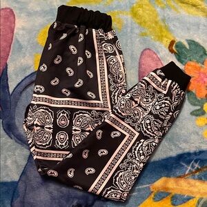 Black and White Paisley Print Pants (bandanna)